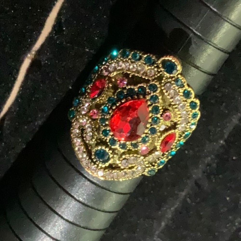 Unique Middle Eastern Vibes Fashion Ring Gold Tone Manmade Stones - Picture 5 of 6